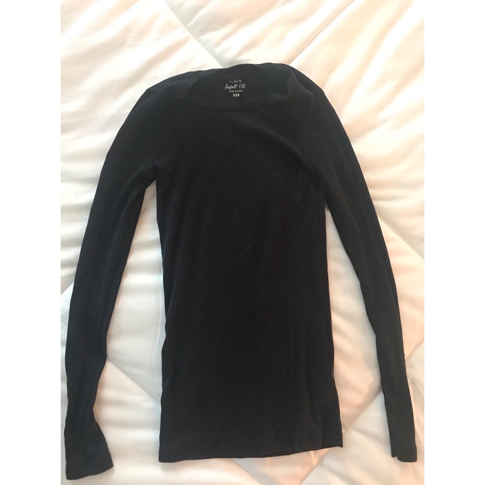 J Crew 🖤 perfect fit long sleeve crew neck